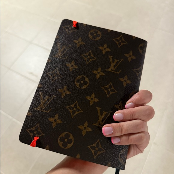 Louis Vuitton Monogram Gustave Chain Notebook - Picture 3 of 5